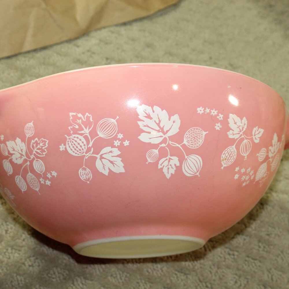 Vtg PYREX Pink Gooseberry 4 Piece Cinderella Mixing Bowl Set  444 443 442 441 - Picture 2 of 15